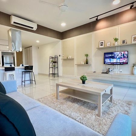 Royale Cottage Midvalley Netflix Pools 4 Pax Johor Bahru Exteriör bild