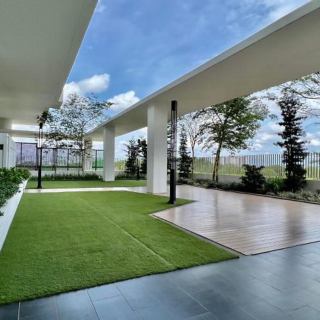 Royale Cottage Midvalley Netflix Pools 4 Pax Johor Bahru Exteriör bild