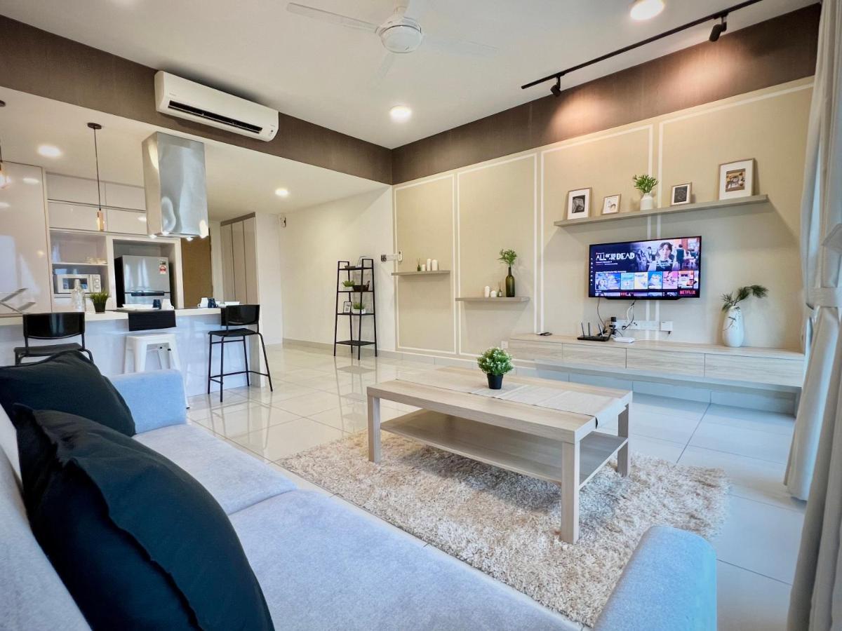 Royale Cottage Midvalley Netflix Pools 4 Pax Johor Bahru Exteriör bild