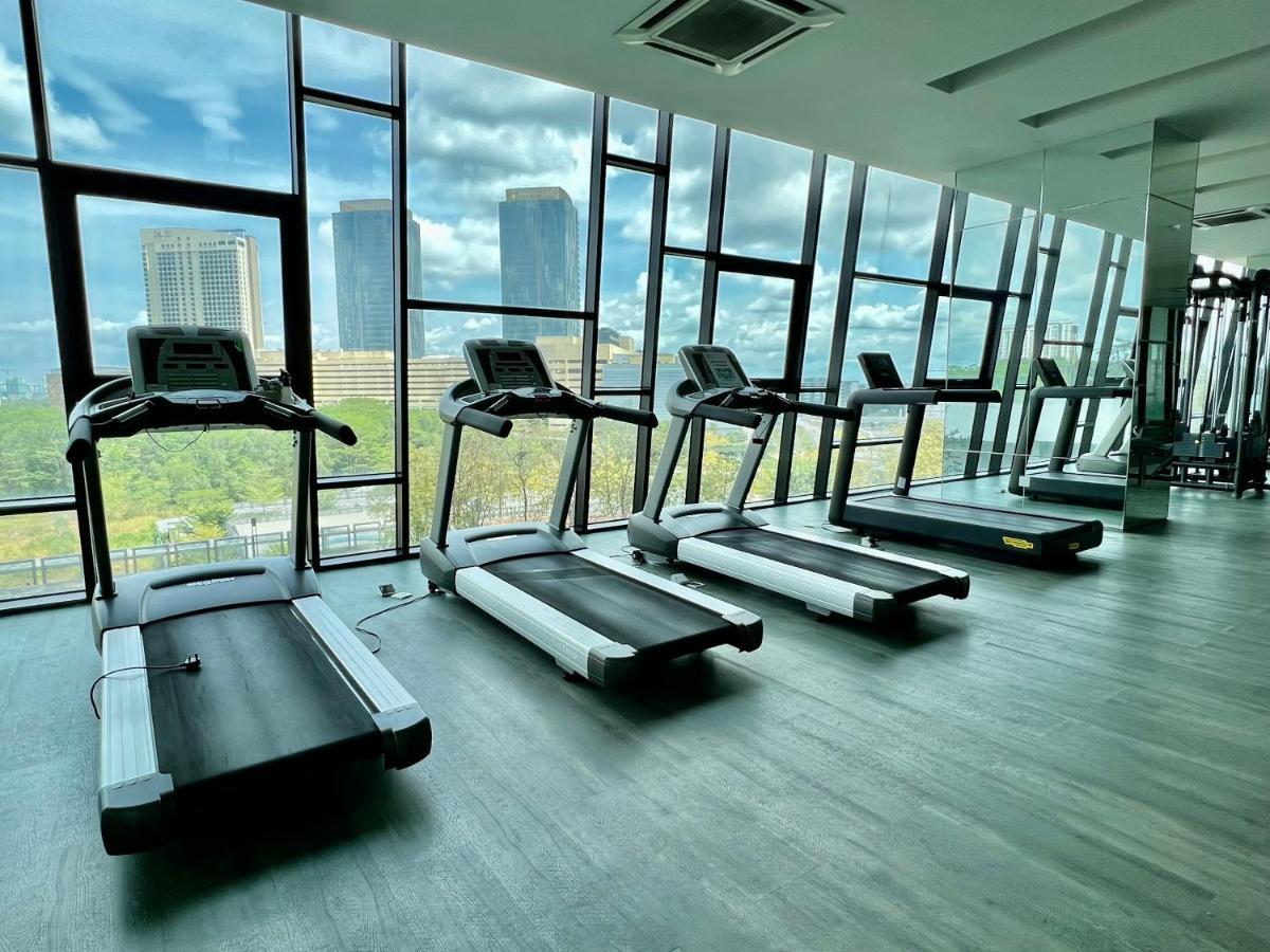 Royale Cottage Midvalley Netflix Pools 4 Pax Johor Bahru Exteriör bild